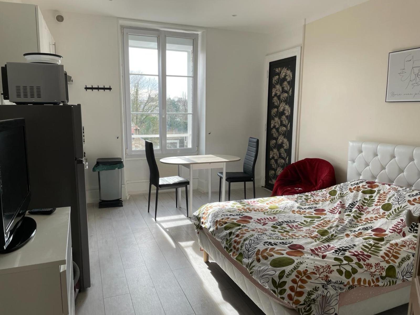 Studio Meuble Et Lumineux 20M2 Apartment Vittel Ngoại thất bức ảnh